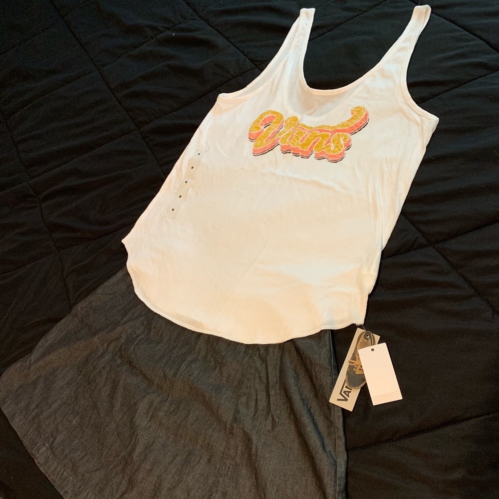 Brand new- never worn Vans summer outfit!
